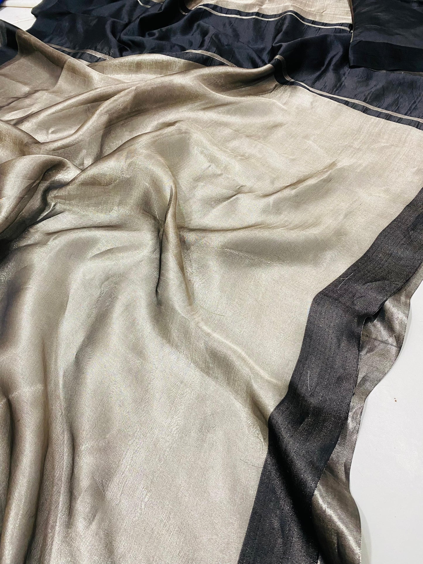 Banaras Pure Tissue Soft Silk Saree with Luxurious Weaves & Royal Elegance