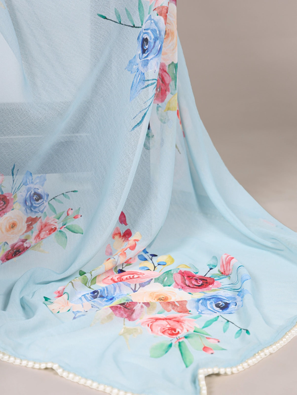 Unveil timeless elegance with a perfect blend of weightless Marble saree comfort and refined beauty.